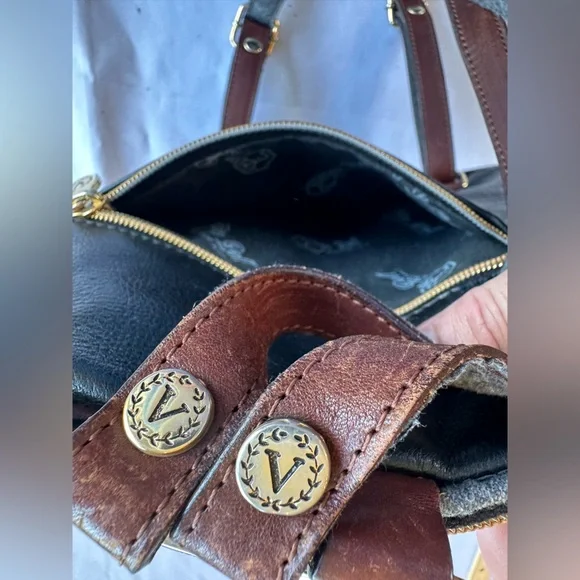 Valentina Made In Italy Black Leather Convertible Sling Bag Backpack - Picture 11 of 16